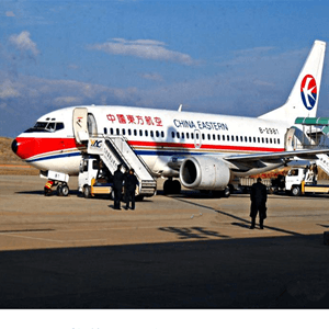 白塔机场托运航空快运业稳步发展的原因是什么？